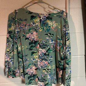 NEVER WORN Lauren Conrad Floral Top with tags- Size Medium